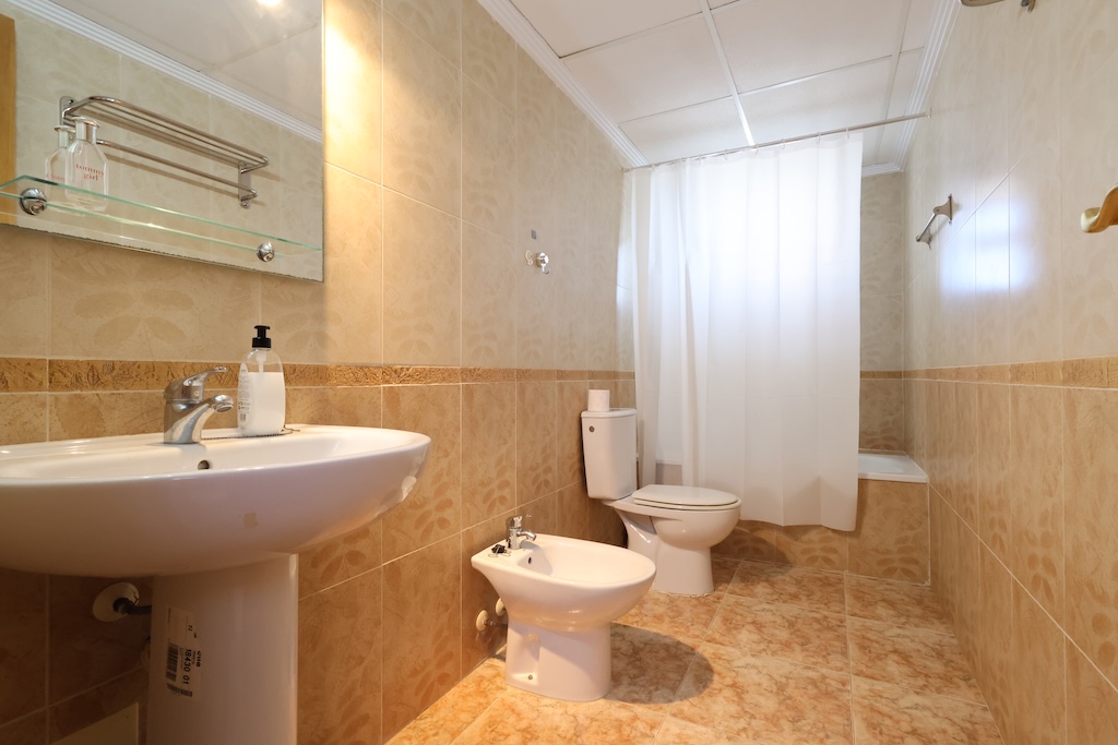 DÚPLEX ORIENTACIÓN SUR CON SOLÁRIUM, GARAJE Y PISCINA COMUNITARIA EN PUNTA PRIMA – LA CIÑUELICA