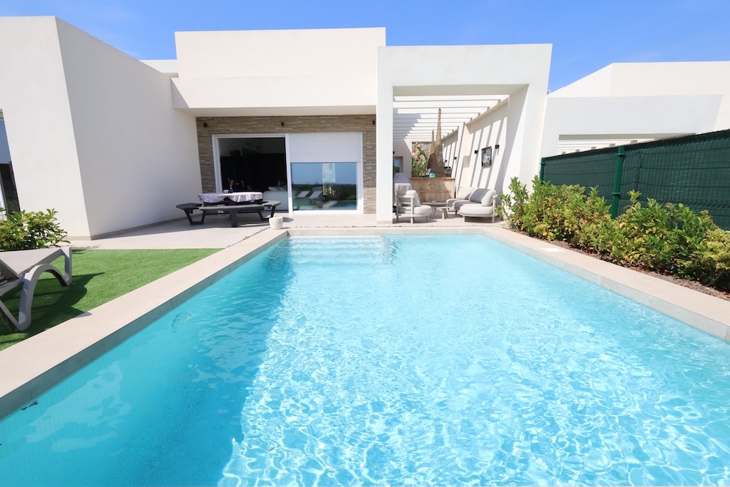 Vila en venda in Algorfa