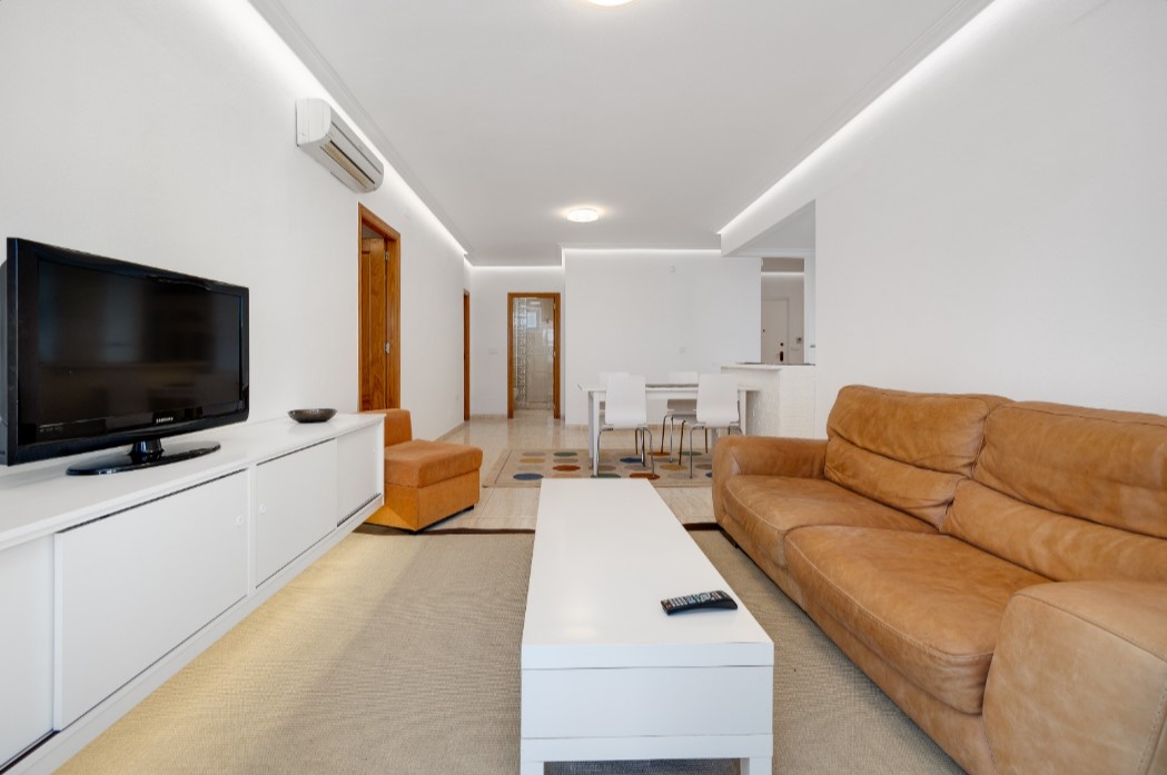 SPECTACULAR GROUND FLOOR BUNGALOW WITH PRIVATE POOL, LARGE PLOT AND CLOSED GARAGE IN ORIHUELA COSTA