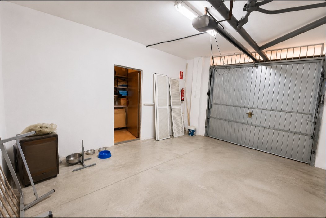 SPECTACULAR GROUND FLOOR BUNGALOW WITH PRIVATE POOL, LARGE PLOT AND CLOSED GARAGE IN ORIHUELA COSTA