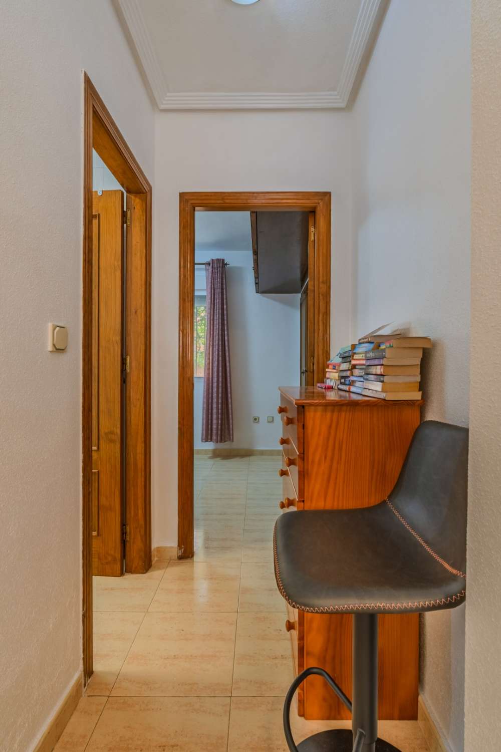 CHALET INDEPENDIENTE CON PARCELA DE 200 M², ORIENTACIÓN SUROESTE Y POSIBILIDAD DE PISCINA EN ORIHUELA COSTA