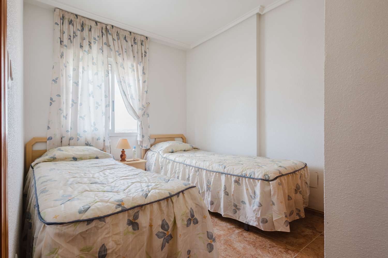 APARTAMENTO DE 3 DORMITORIOS A 600 METROS DE LA PLAYA DEL ACEQUIÓN – LISTO PARA ENTRAR A VIVIR