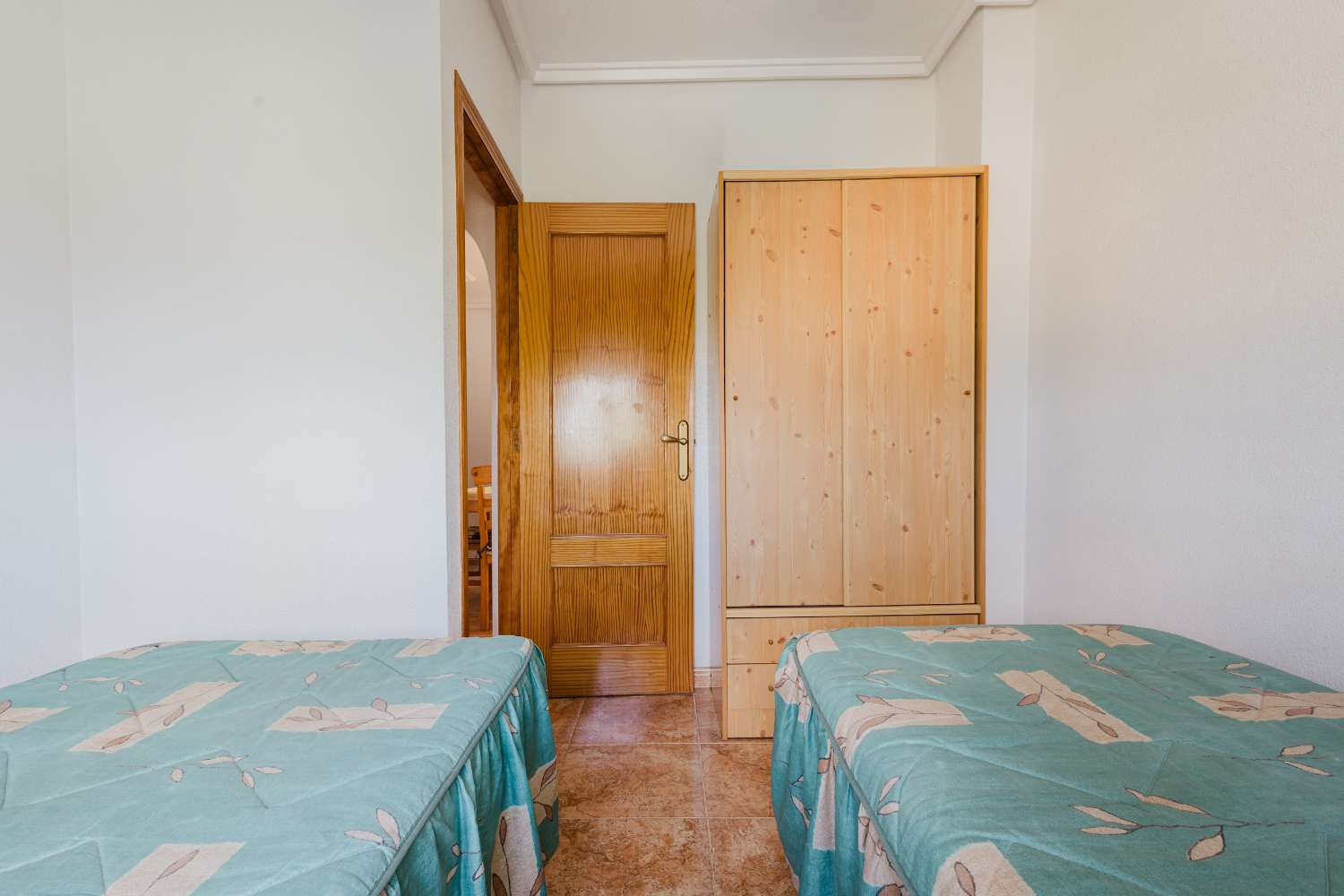 APARTAMENTO DE 3 DORMITORIOS A 600 METROS DE LA PLAYA DEL ACEQUIÓN – LISTO PARA ENTRAR A VIVIR