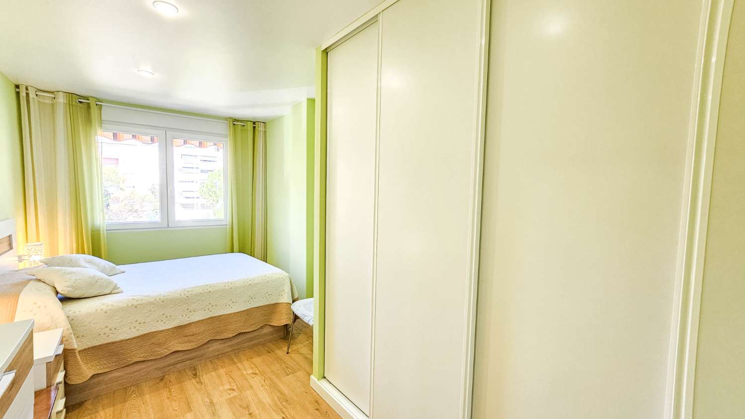 APARTAMENTO TOTALMENTE REFORMADO A 200 METROS DE PLAYA DEL CURA, ORIENTACIÓN SUR Y VISTAS DESPEJADAS
