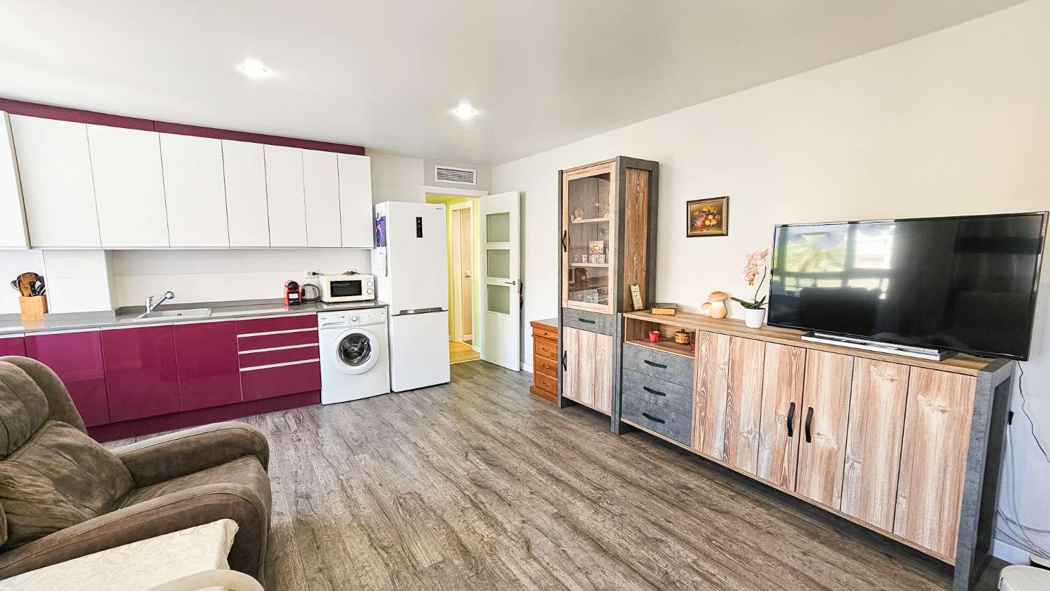 APARTAMENTO TOTALMENTE REFORMADO A 200 METROS DE PLAYA DEL CURA, ORIENTACIÓN SUR Y VISTAS DESPEJADAS
