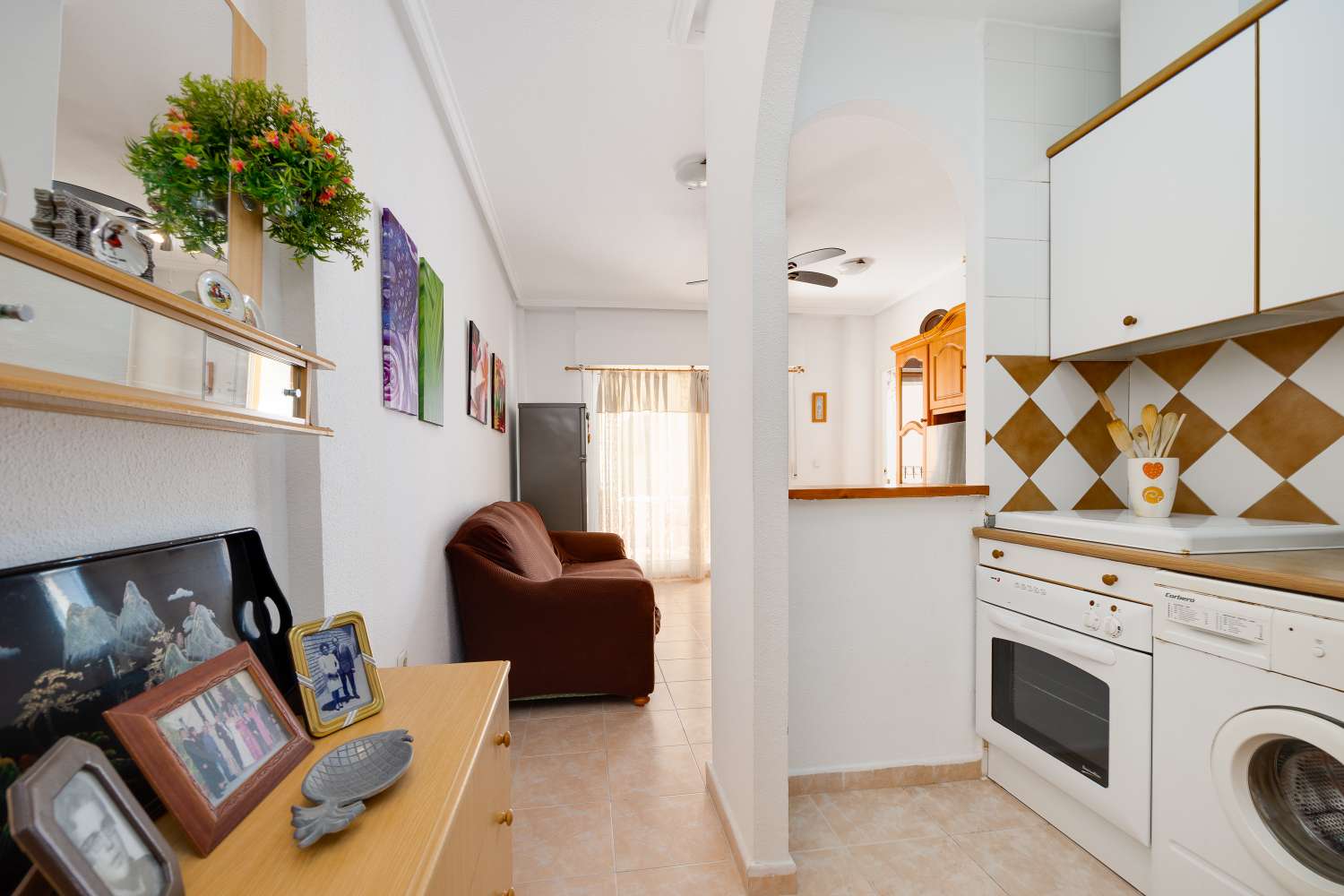 BUNGALOW ORIENTACIÓN SUR A 400 METROS DE LA PLAYA CON PISCINA COMUNITARIA EN PLAYA DE LOS NÁUFRAGOS