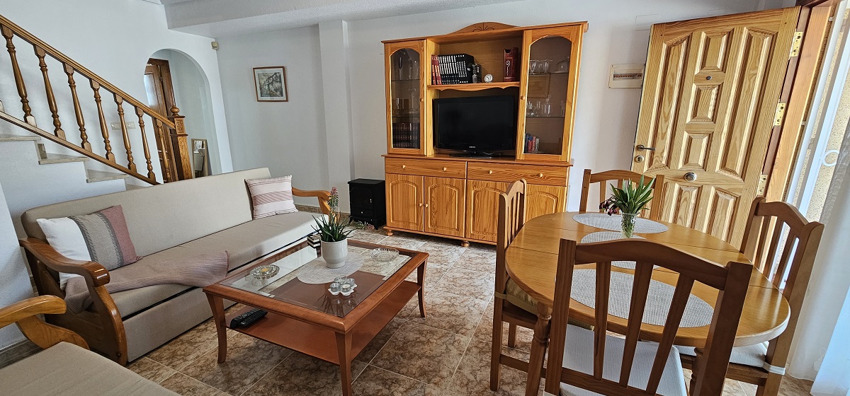 BUNGALOW DÚPLEX ORIENTACIÓN SUR CON SOLÁRIUM, JARDÍN, PISCINA Y PARKING COMUNITARIO