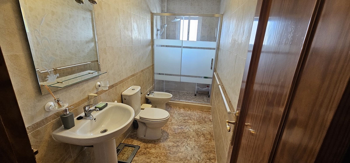 BUNGALOW DÚPLEX ORIENTACIÓN SUR CON SOLÁRIUM, JARDÍN, PISCINA Y PARKING COMUNITARIO