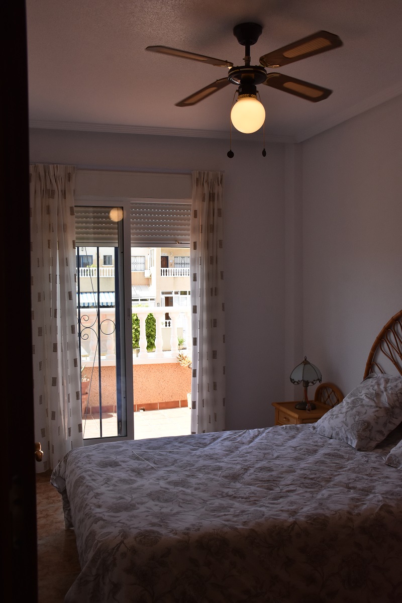 BUNGALOW DÚPLEX ORIENTACIÓN SUR CON SOLÁRIUM, JARDÍN, PISCINA Y PARKING COMUNITARIO