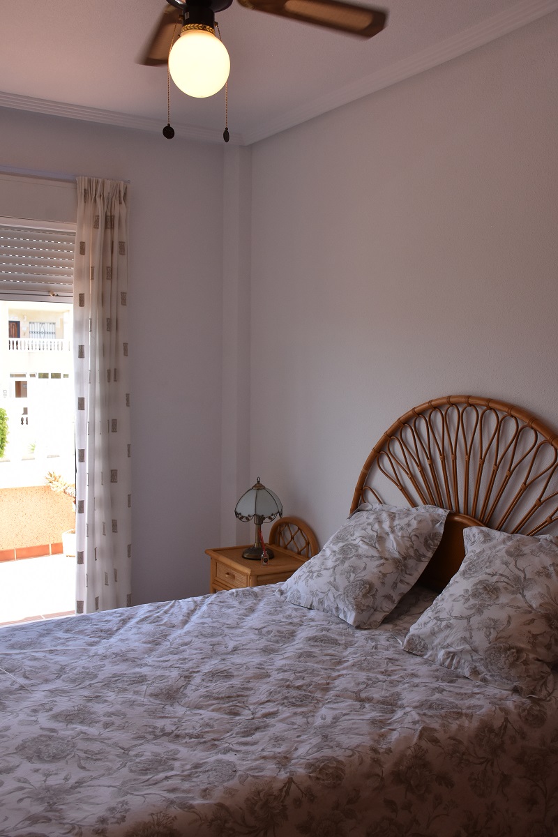 BUNGALOW DÚPLEX ORIENTACIÓN SUR CON SOLÁRIUM, JARDÍN, PISCINA Y PARKING COMUNITARIO