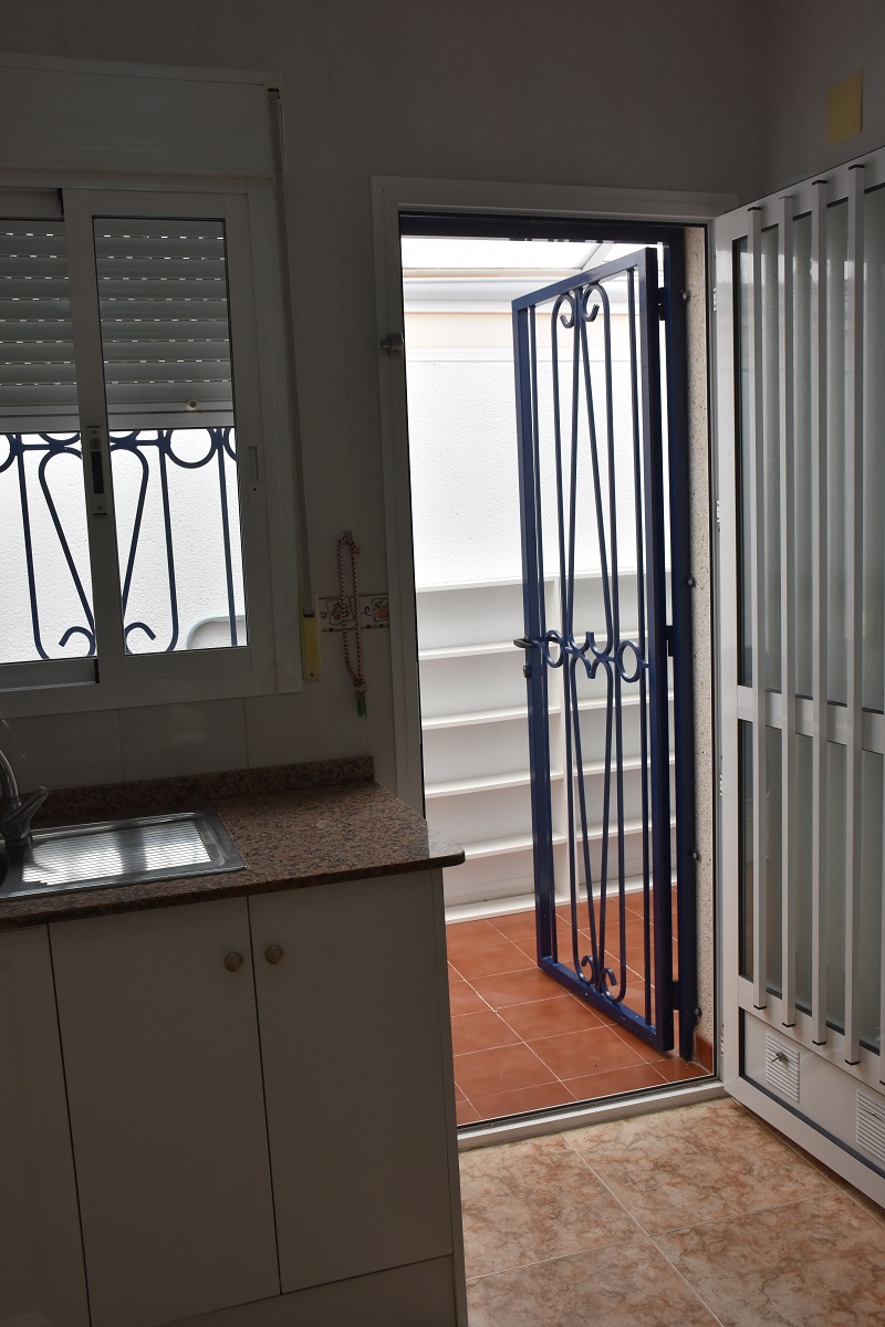 BUNGALOW DÚPLEX ORIENTACIÓN SUR CON SOLÁRIUM, JARDÍN, PISCINA Y PARKING COMUNITARIO
