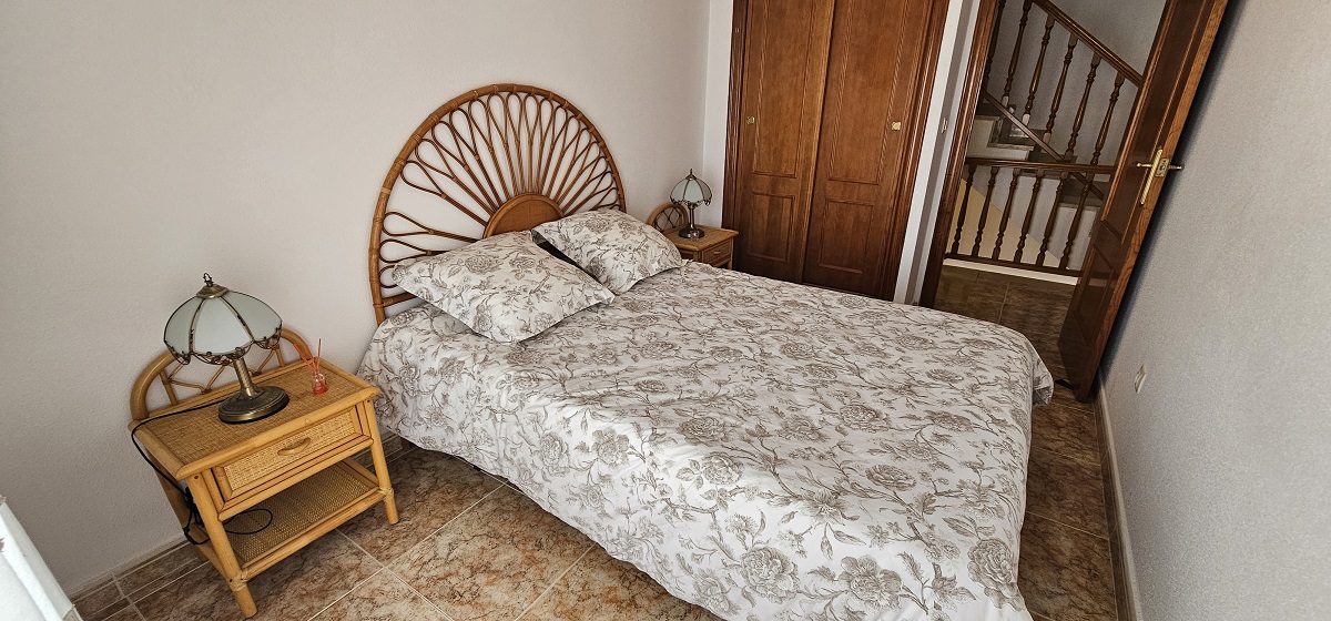BUNGALOW DÚPLEX ORIENTACIÓN SUR CON SOLÁRIUM, JARDÍN, PISCINA Y PARKING COMUNITARIO