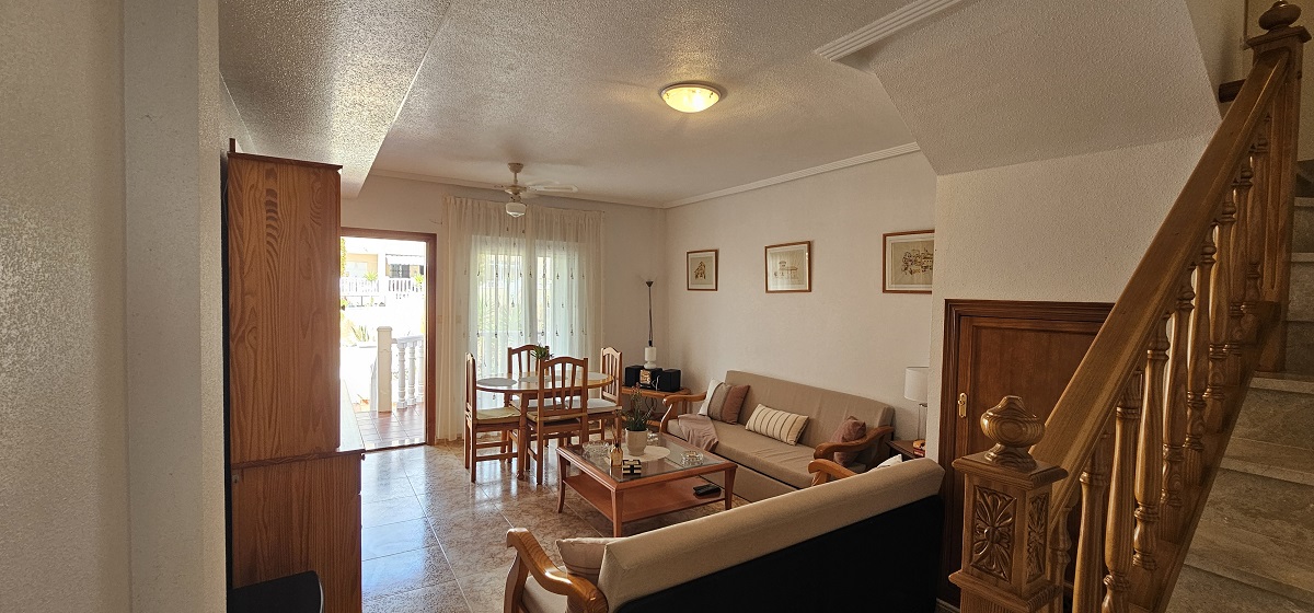 BUNGALOW DÚPLEX ORIENTACIÓN SUR CON SOLÁRIUM, JARDÍN, PISCINA Y PARKING COMUNITARIO