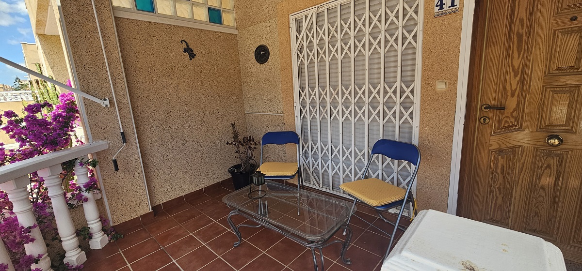 BUNGALOW DÚPLEX ORIENTACIÓN SUR CON SOLÁRIUM, JARDÍN, PISCINA Y PARKING COMUNITARIO