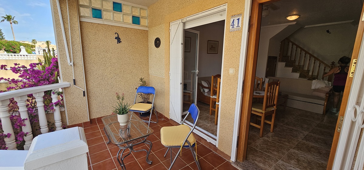 BUNGALOW DÚPLEX ORIENTACIÓN SUR CON SOLÁRIUM, JARDÍN, PISCINA Y PARKING COMUNITARIO