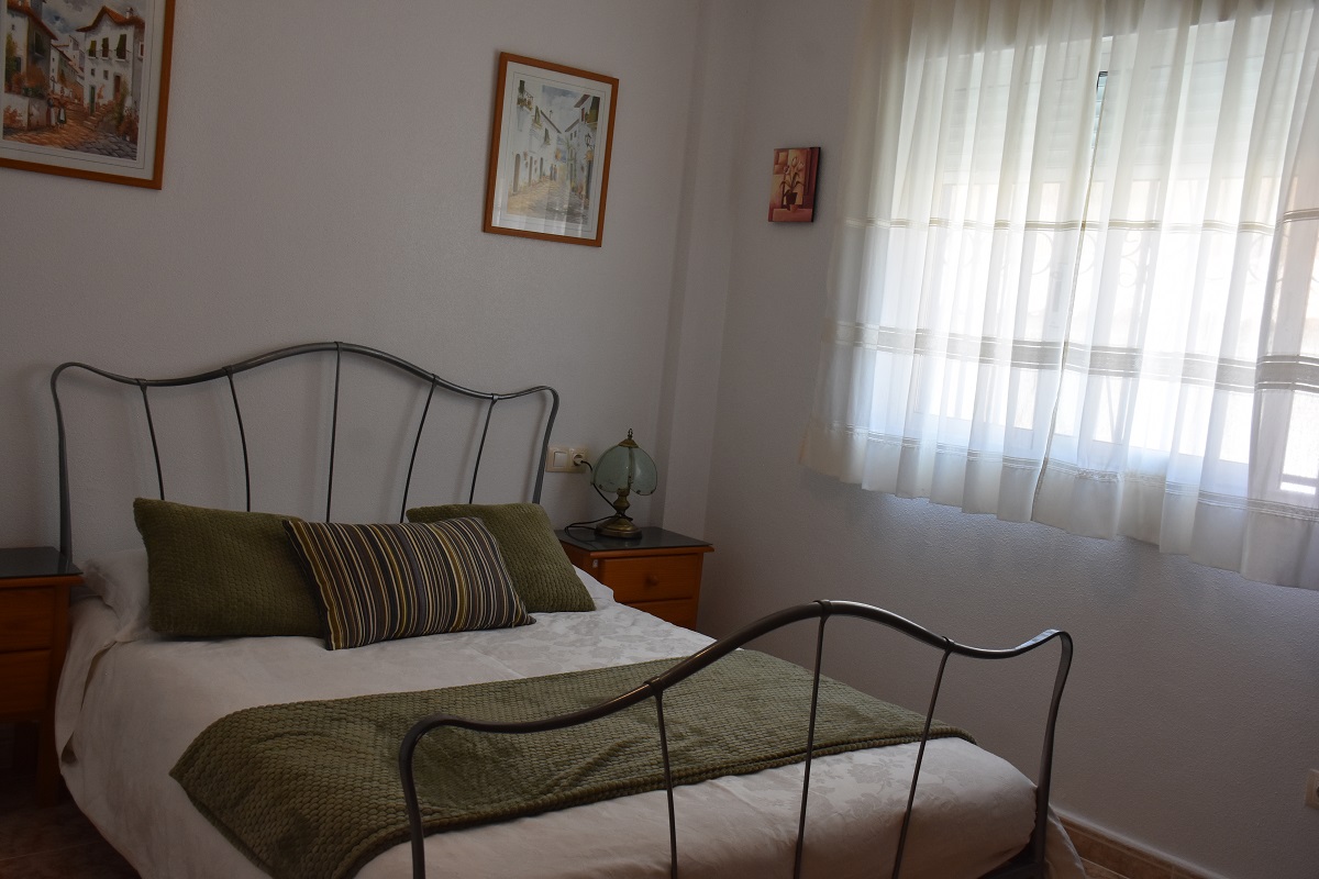 BUNGALOW DÚPLEX ORIENTACIÓN SUR CON SOLÁRIUM, JARDÍN, PISCINA Y PARKING COMUNITARIO