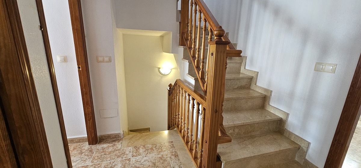 BUNGALOW DÚPLEX ORIENTACIÓN SUR CON SOLÁRIUM, JARDÍN, PISCINA Y PARKING COMUNITARIO