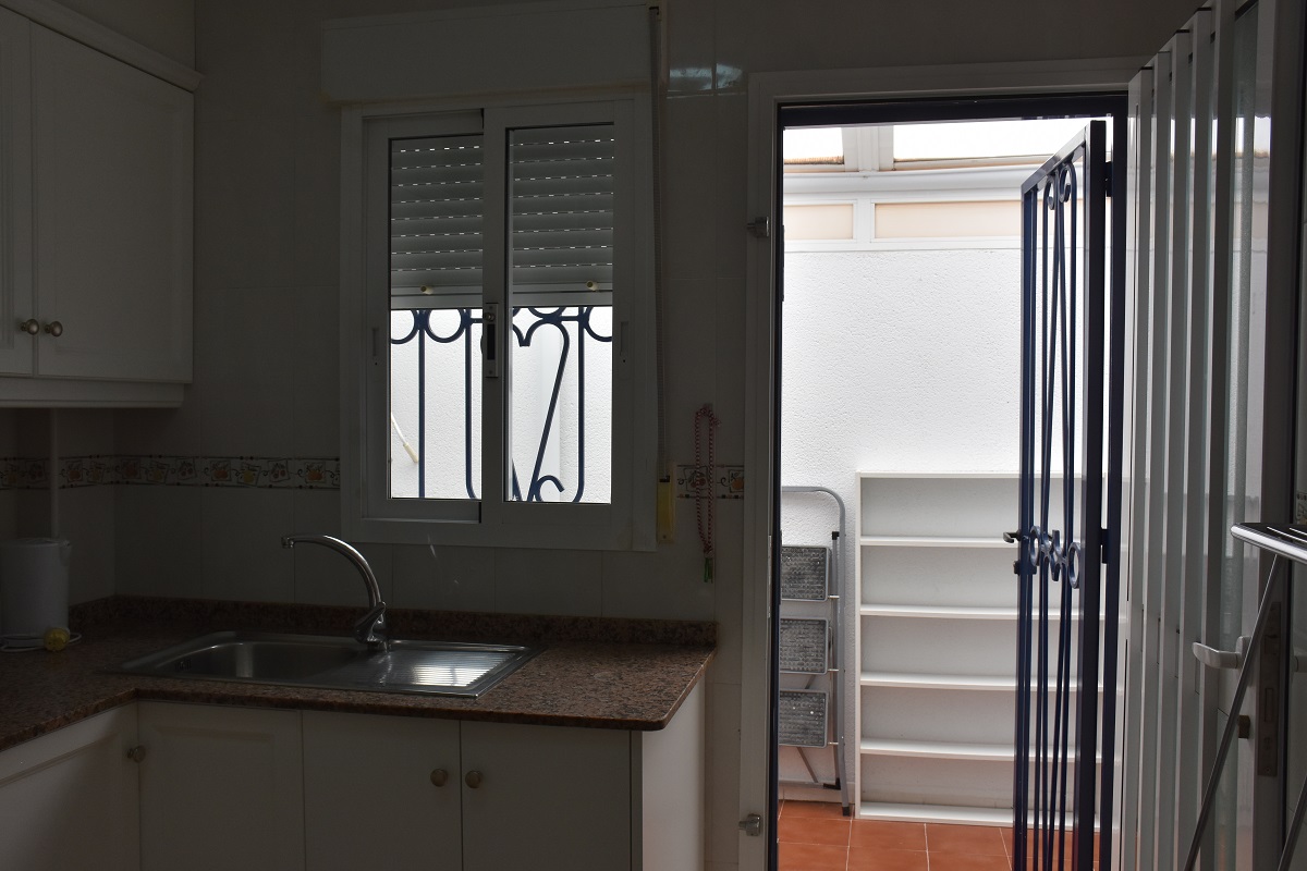 BUNGALOW DÚPLEX ORIENTACIÓN SUR CON SOLÁRIUM, JARDÍN, PISCINA Y PARKING COMUNITARIO