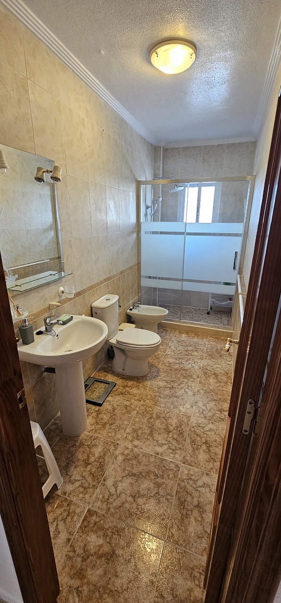BUNGALOW DÚPLEX ORIENTACIÓN SUR CON SOLÁRIUM, JARDÍN, PISCINA Y PARKING COMUNITARIO