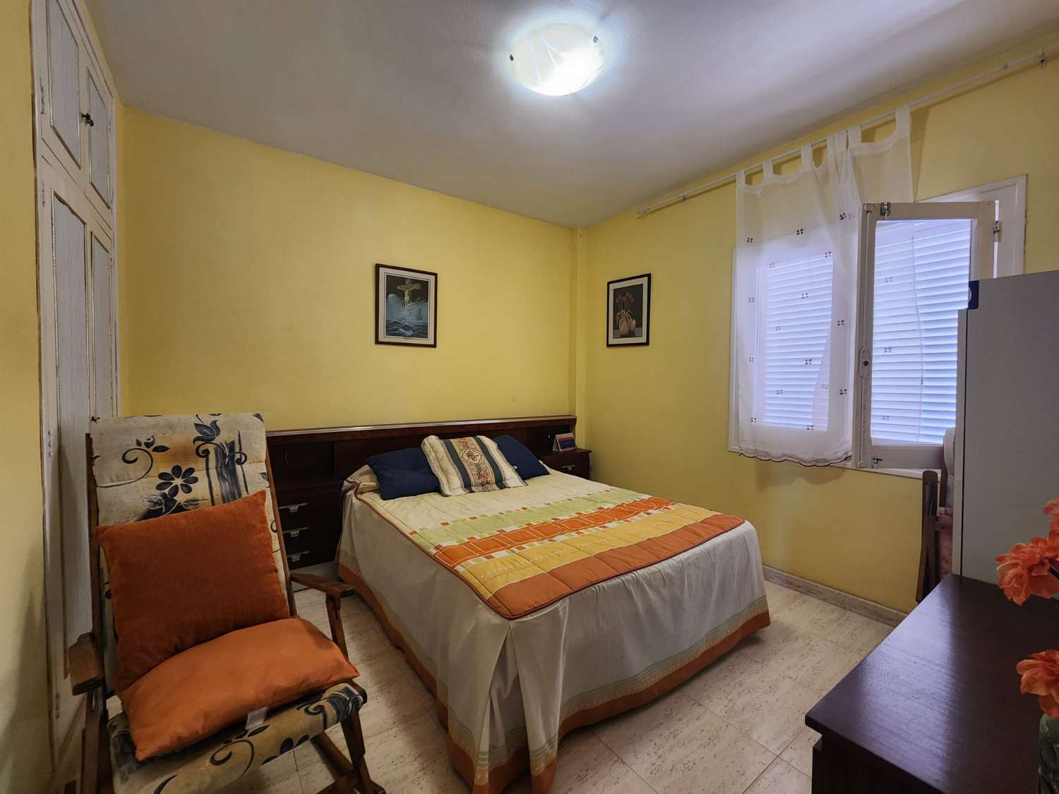 APARTAMENTO EN PRIMERA LÍNEA DE PLAYA EN LA MATA CON ESPECTACULARES VISTAS AL MAR Y PARKING COMUNITARIO
