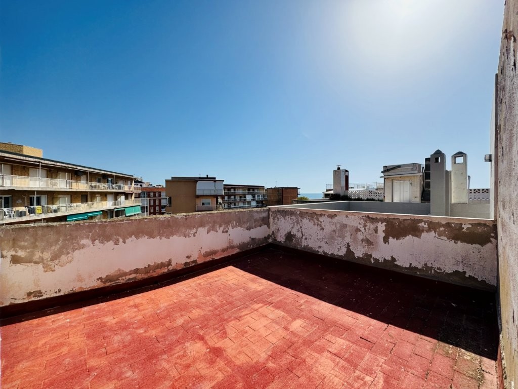 DÚPLEX CON VISTAS AL MAR A SOLO 100 METROS DE LA PLAYA EN EL CENTRO DE LA MATA