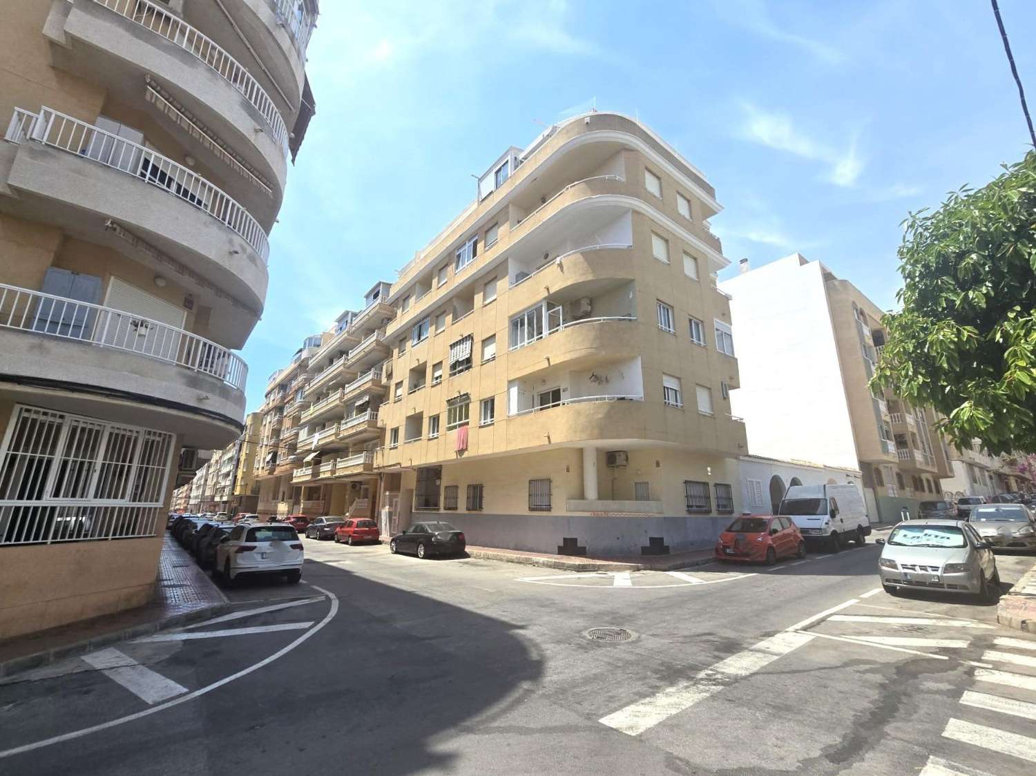 APARTAMENTO CON TERRAZA, ASCENSOR Y A SOLO 10 MINUTOS DE LAS PLAYAS DE LOS LOCOS Y DEL CURA