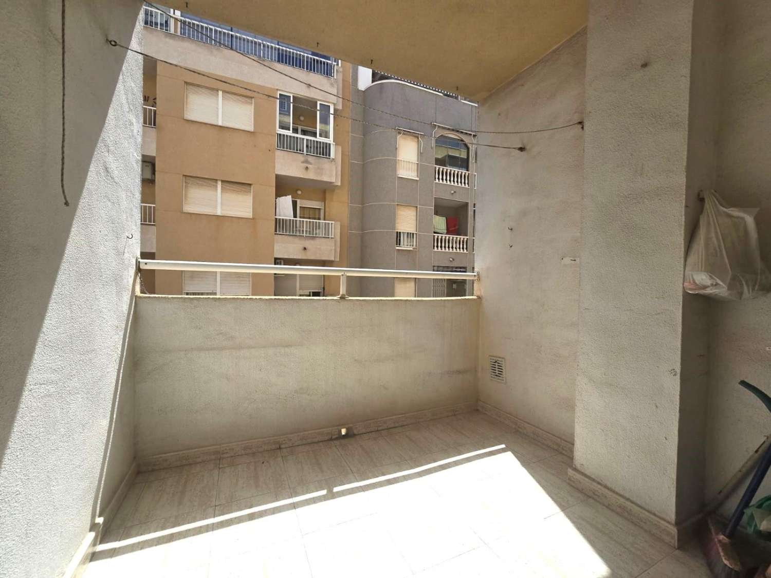 APARTAMENTO CON TERRAZA, ASCENSOR Y A SOLO 10 MINUTOS DE LAS PLAYAS DE LOS LOCOS Y DEL CURA