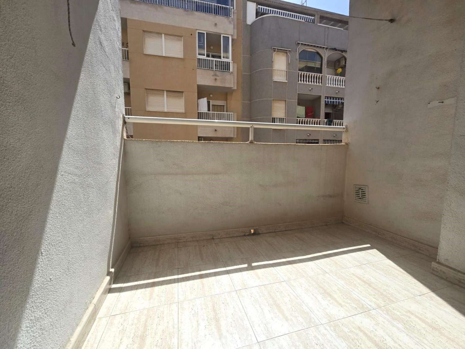 APARTAMENTO CON TERRAZA, ASCENSOR Y A SOLO 10 MINUTOS DE LAS PLAYAS DE LOS LOCOS Y DEL CURA