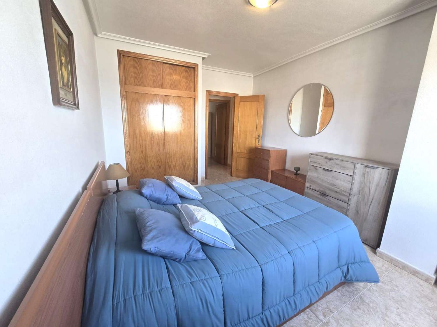 APARTAMENTO CON PISCINA, GARAJE, TRASTERO Y TERRAZA CERCA DEL CENTRO DE TORREVIEJA