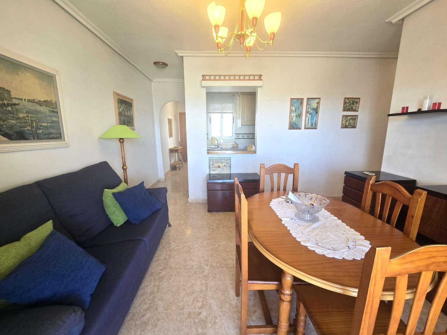 APARTAMENTO CON PISCINA, GARAJE, TRASTERO Y TERRAZA CERCA DEL CENTRO DE TORREVIEJA