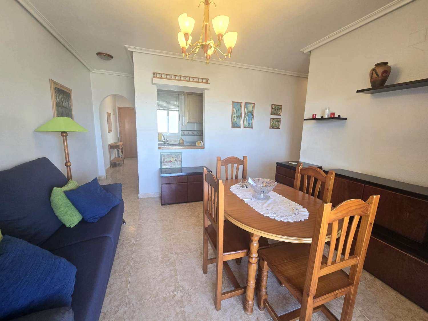 APARTAMENTO CON PISCINA, GARAJE, TRASTERO Y TERRAZA CERCA DEL CENTRO DE TORREVIEJA