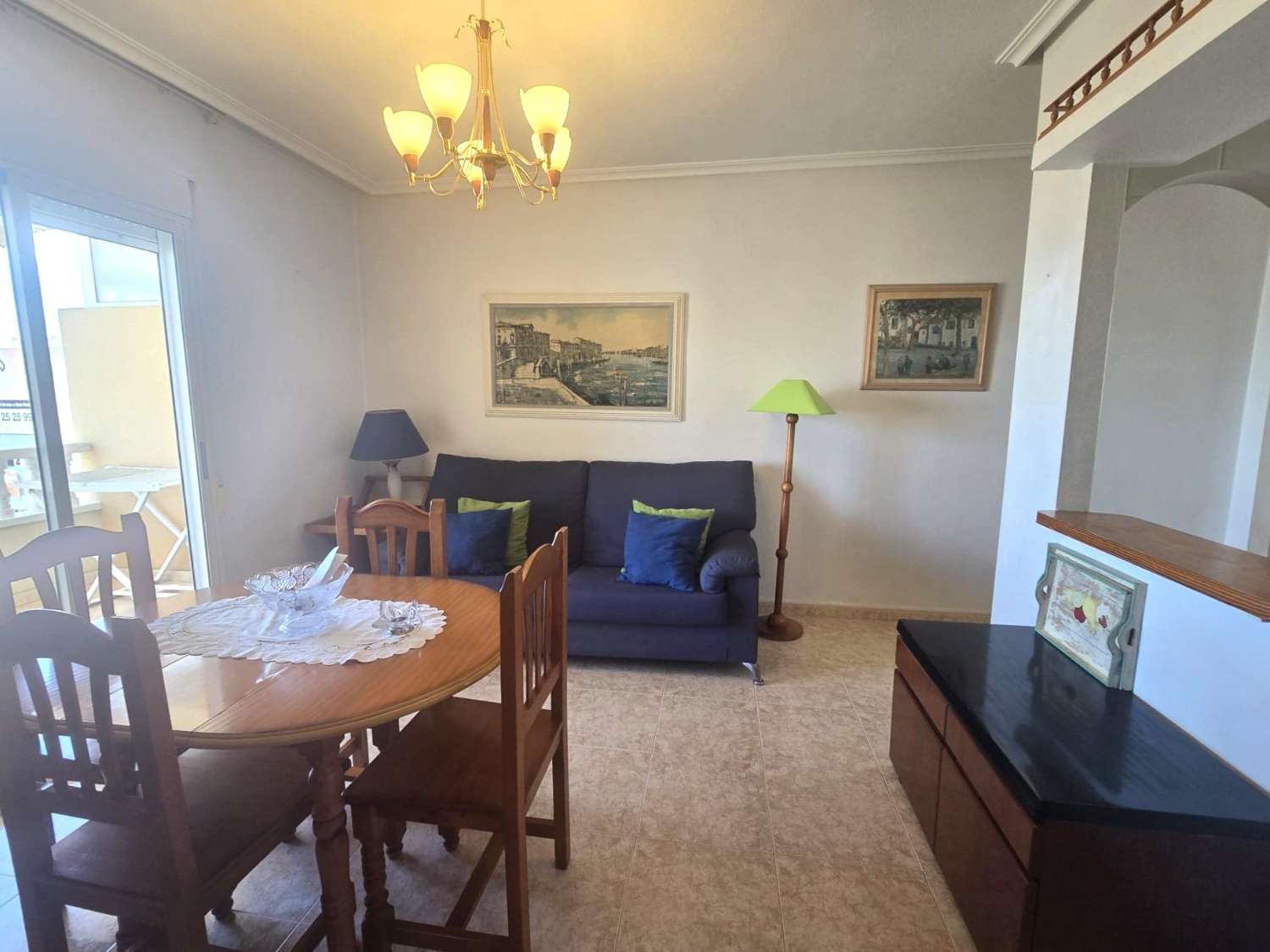 APARTAMENTO CON PISCINA, GARAJE, TRASTERO Y TERRAZA CERCA DEL CENTRO DE TORREVIEJA