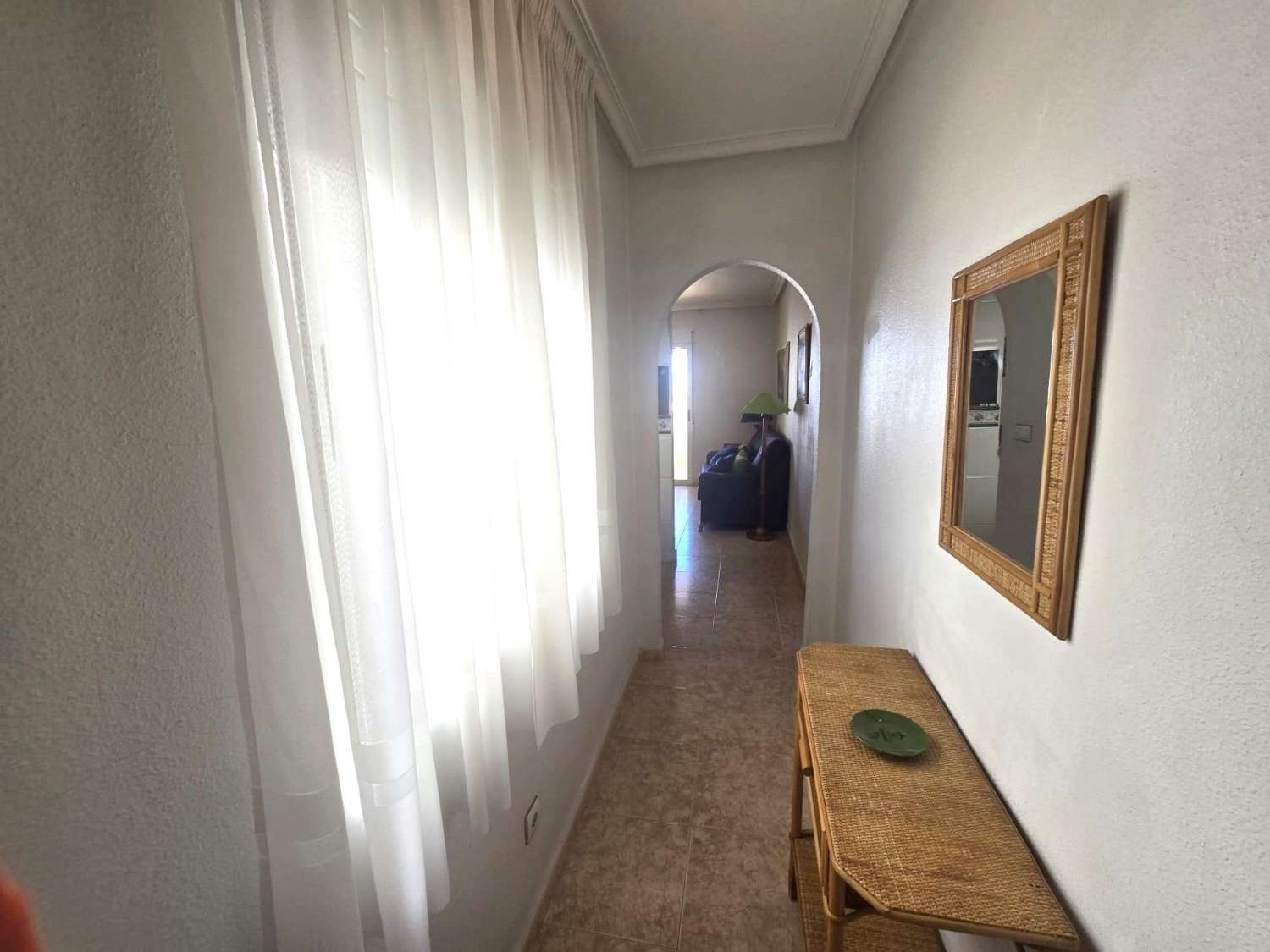 APARTAMENTO CON PISCINA, GARAJE, TRASTERO Y TERRAZA CERCA DEL CENTRO DE TORREVIEJA