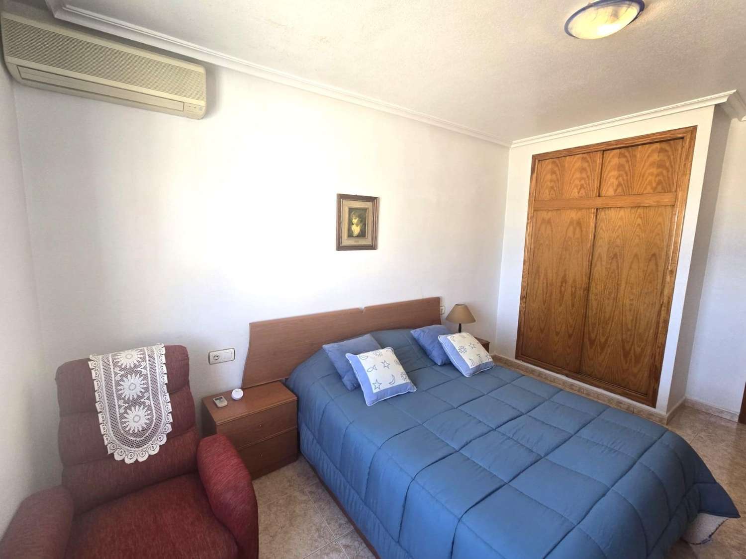 APARTAMENTO CON PISCINA, GARAJE, TRASTERO Y TERRAZA CERCA DEL CENTRO DE TORREVIEJA