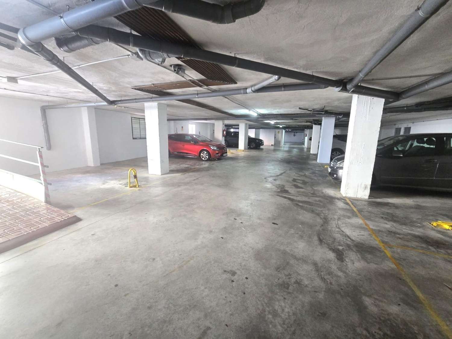 APARTAMENTO CON PISCINA, GARAJE, TRASTERO Y TERRAZA CERCA DEL CENTRO DE TORREVIEJA