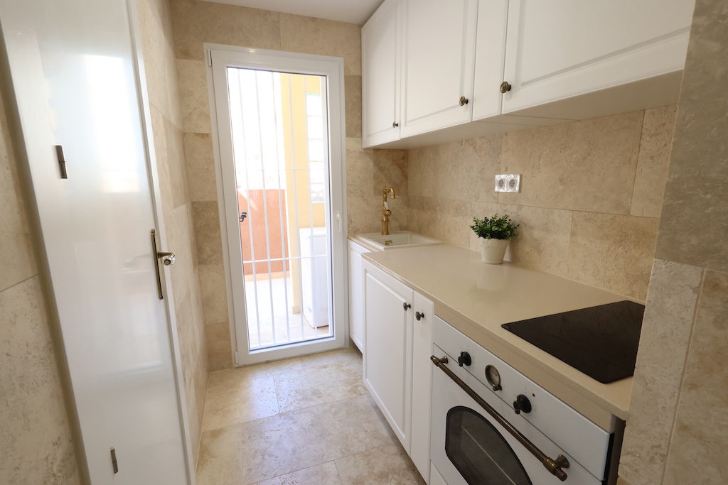 CHALET INDEPENDIENTE ORIENTACIÓN SUR CON 3 TERRAZAS Y PISCINA EN VILLAMARTÍN