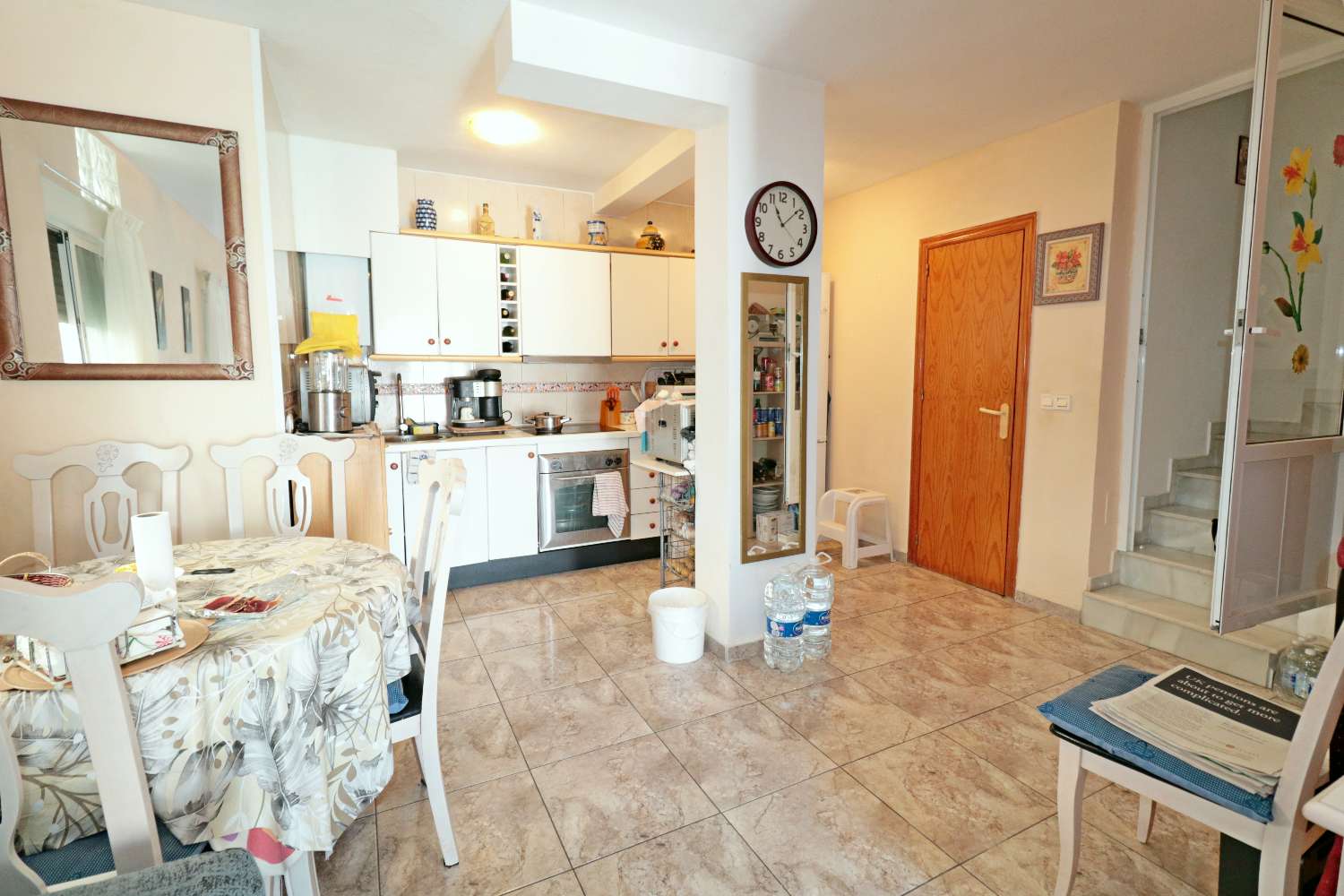 QUAD CON PISCINA PRIVADA, 4 DORMITORIOS, PARCELA DE 120 M² Y ORIENTACIÓN SUROESTE EN TORREVIEJA