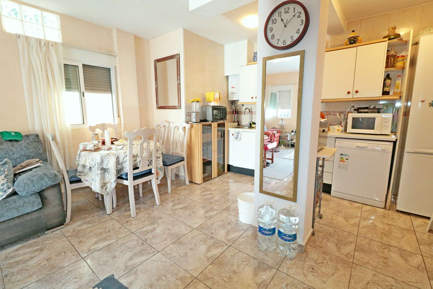 QUAD CON PISCINA PRIVADA, 4 DORMITORIOS, PARCELA DE 120 M² Y ORIENTACIÓN SUROESTE EN TORREVIEJA