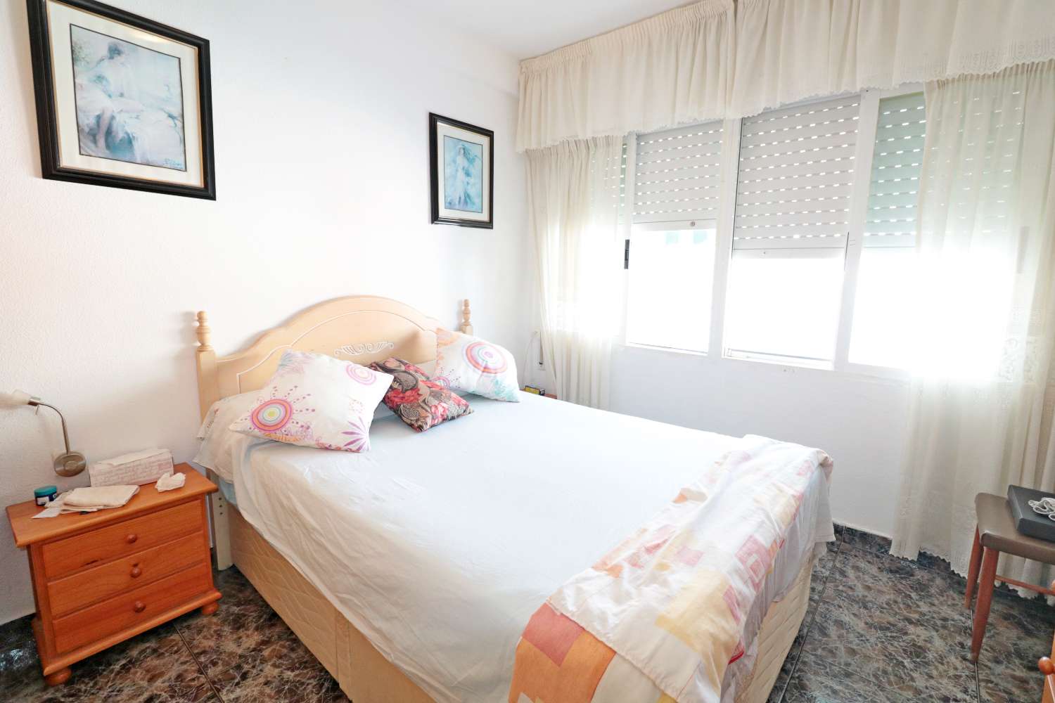 QUAD CON PISCINA PRIVADA, 4 DORMITORIOS, PARCELA DE 120 M² Y ORIENTACIÓN SUROESTE EN TORREVIEJA