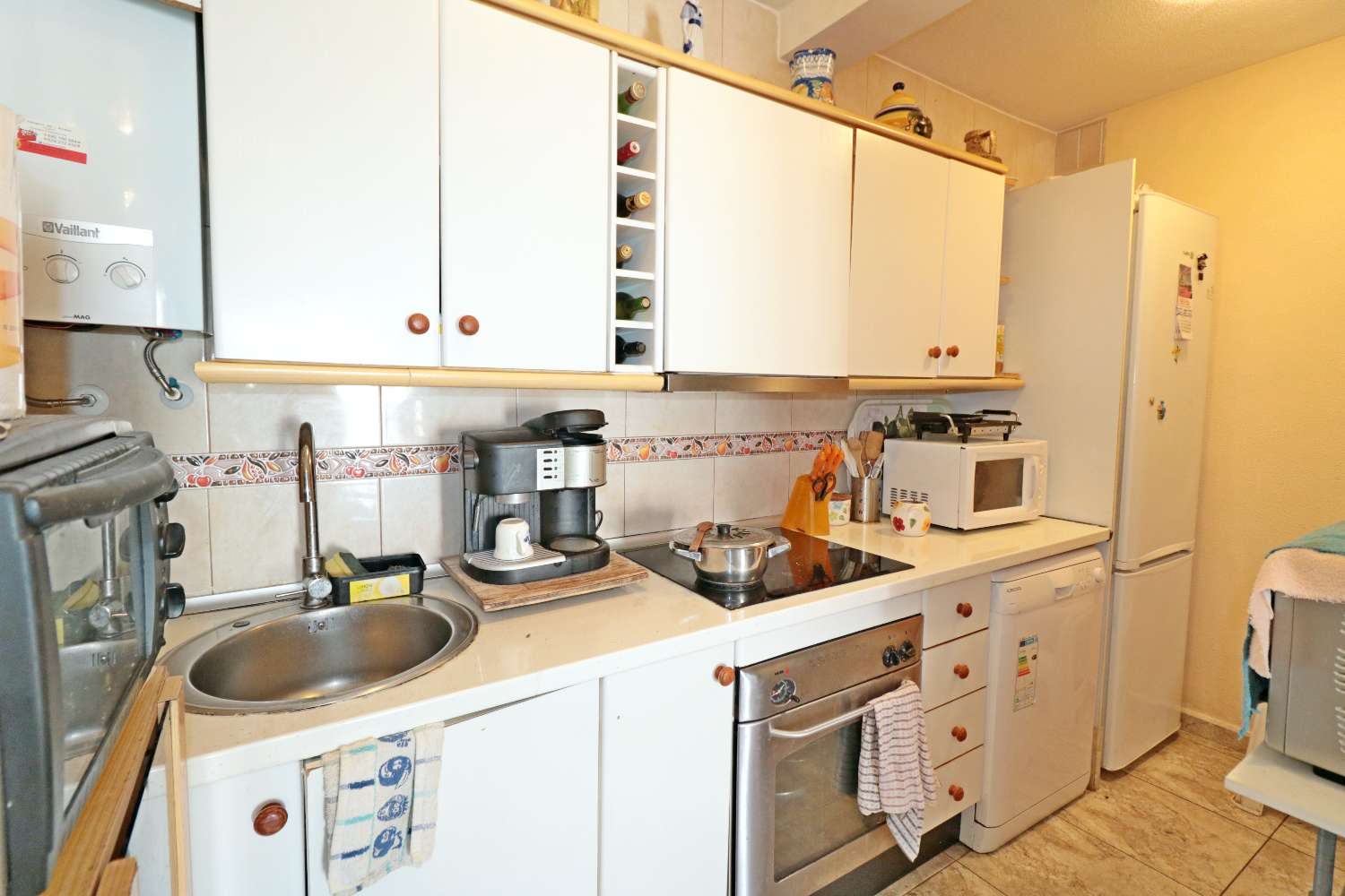 QUAD CON PISCINA PRIVADA, 4 DORMITORIOS, PARCELA DE 120 M² Y ORIENTACIÓN SUROESTE EN TORREVIEJA