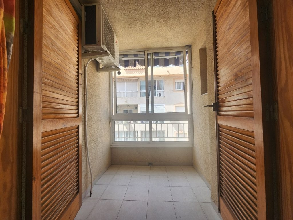 APARTAMENTO CON VISTAS LATERALES AL MAR, PISCINA Y TERRAZA A SOLO 300 METROS DE LA PLAYA DEL ACEQUIÓN