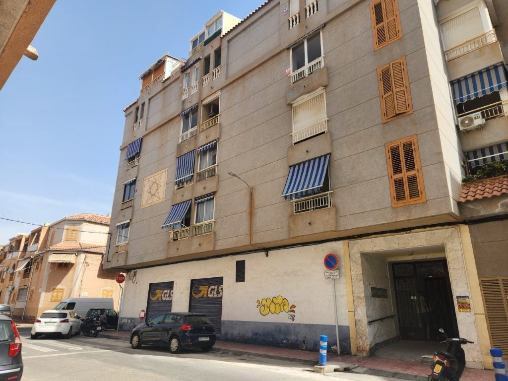 APARTAMENTO CON VISTAS LATERALES AL MAR, PISCINA Y TERRAZA A SOLO 300 METROS DE LA PLAYA DEL ACEQUIÓN