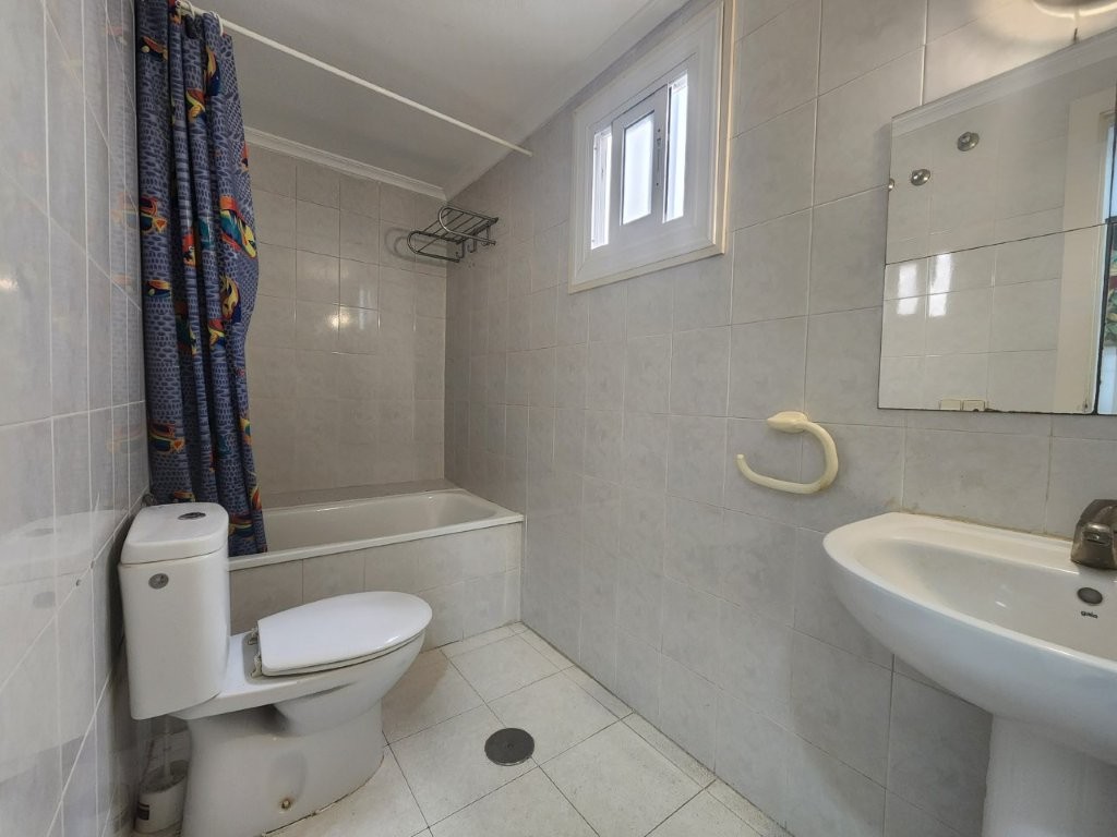 APARTAMENTO CON VISTAS LATERALES AL MAR, PISCINA Y TERRAZA A SOLO 300 METROS DE LA PLAYA DEL ACEQUIÓN
