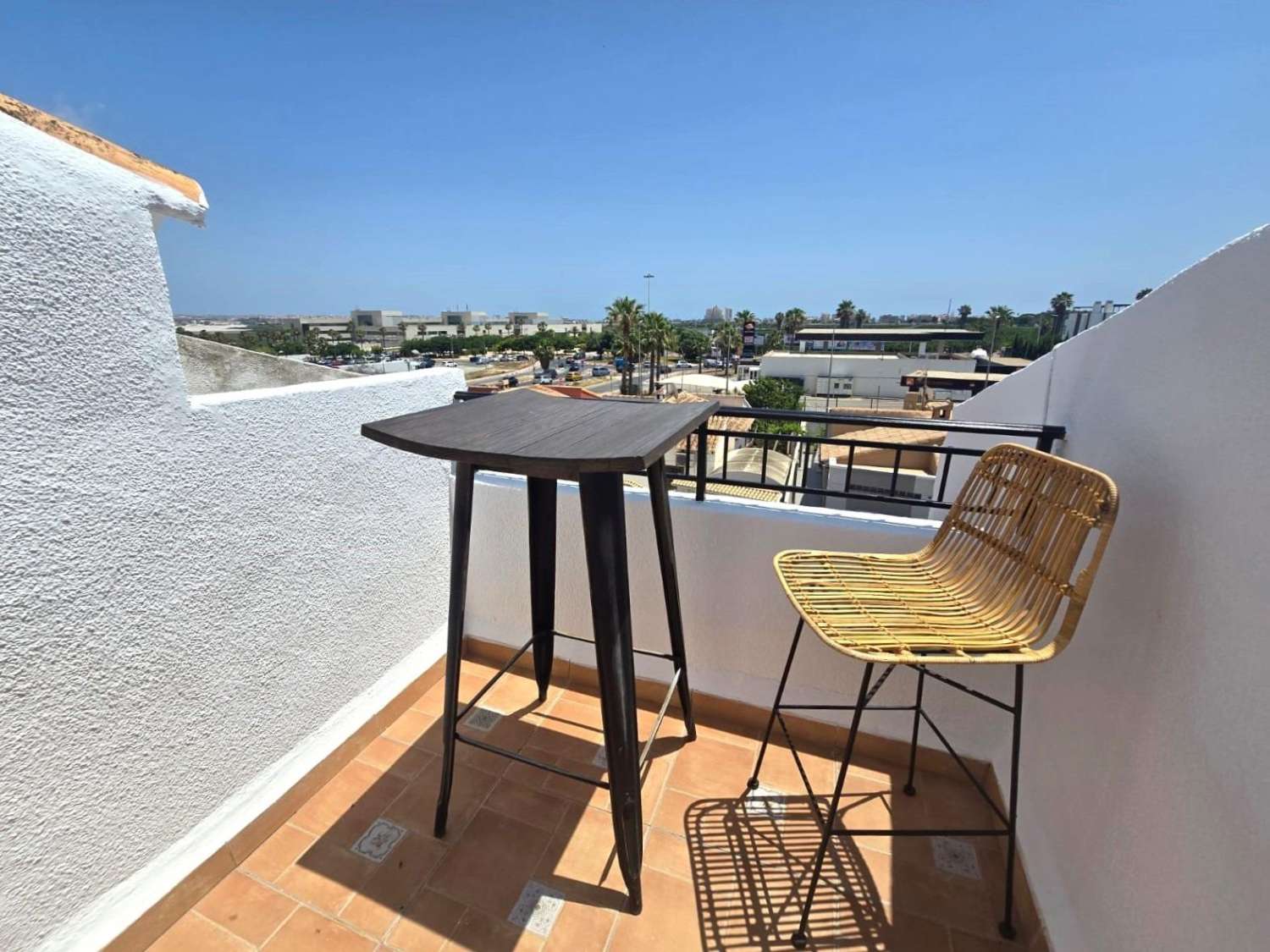 ESPECTACULAR DÚPLEX DE 3 PLANTAS CON 2 TERRAZAS, SOLÁRIUM Y PISCINA EN LOS BALCONES