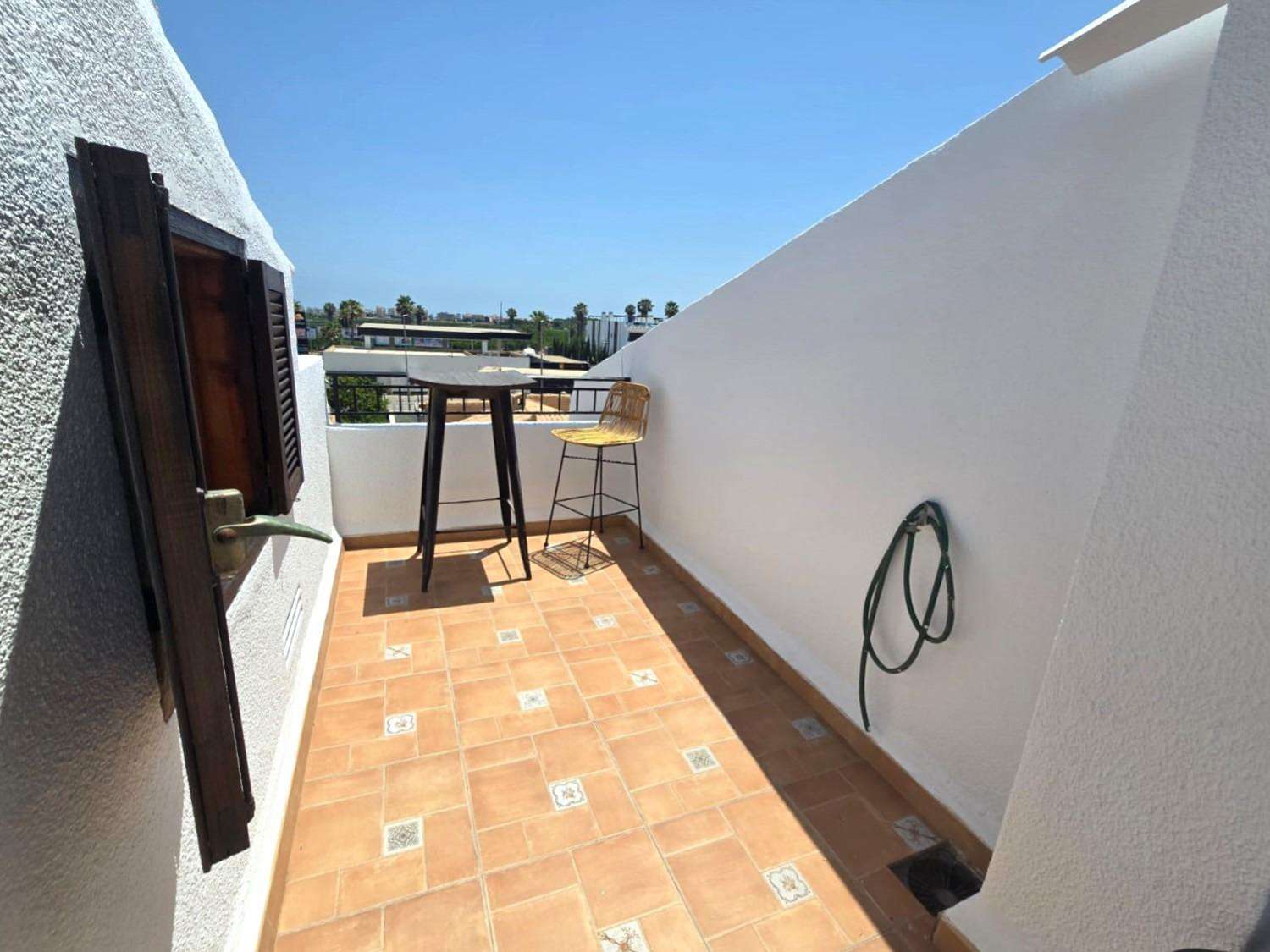 ESPECTACULAR DÚPLEX DE 3 PLANTAS CON 2 TERRAZAS, SOLÁRIUM Y PISCINA EN LOS BALCONES