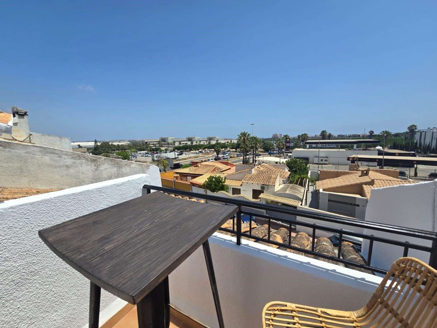 ESPECTACULAR DÚPLEX DE 3 PLANTAS CON 2 TERRAZAS, SOLÁRIUM Y PISCINA EN LOS BALCONES