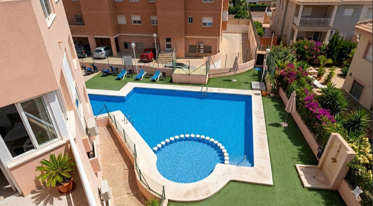 APARTMENT WITH SEA VIEWS, TERRACE, GARAGE AND POOL IN PLAYA HONDA