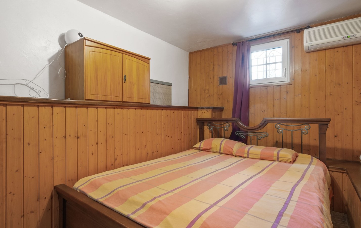 SPEKTAKULÆR FRITTSTÅENDE VILLA MED PRIVAT BASSENG, DOBBEL GARASJE OG STOR TOMT PÅ BALKONGENE