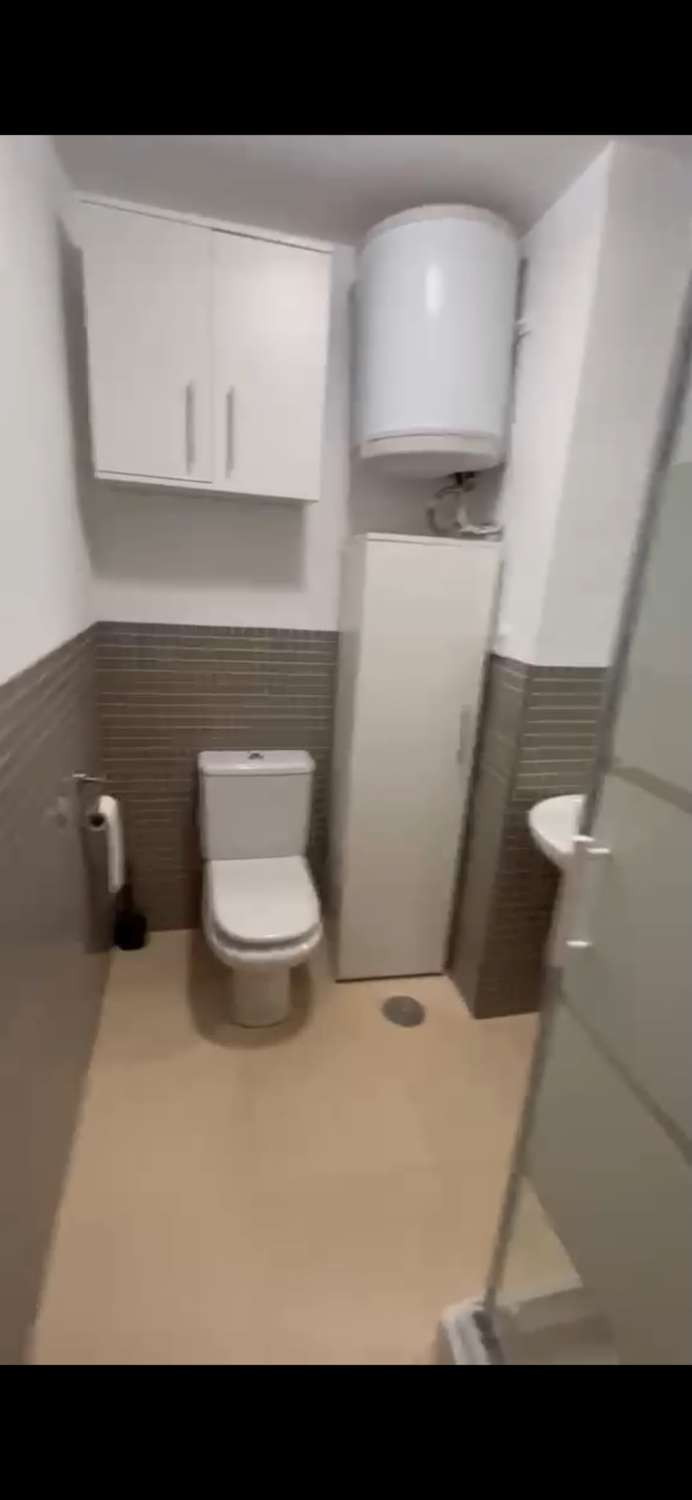 ÁTICO CON SOLÁRIUM PRIVADO, PISCINA COMUNITARIA, GARAJE Y TRASTERO A 1 KM DEL MAR EN NUEVA TORREVIEJA