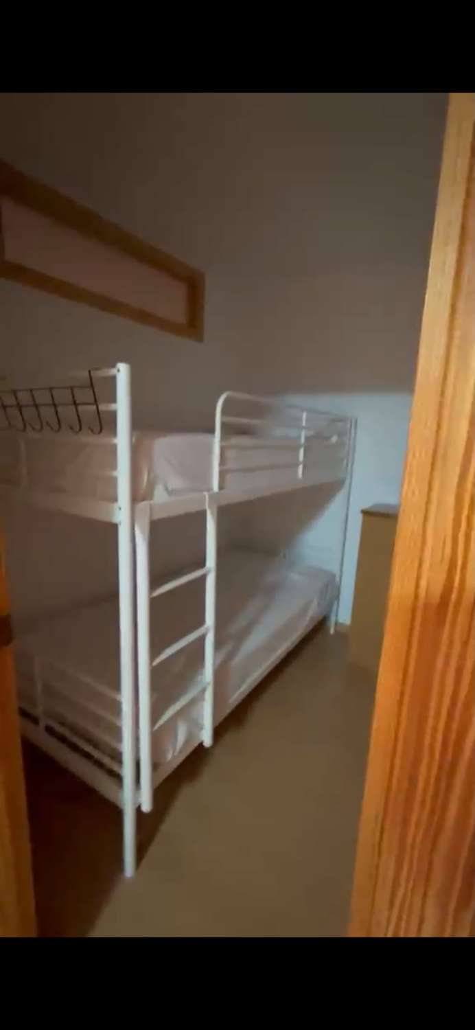 ÁTICO CON SOLÁRIUM PRIVADO, PISCINA COMUNITARIA, GARAJE Y TRASTERO A 1 KM DEL MAR EN NUEVA TORREVIEJA